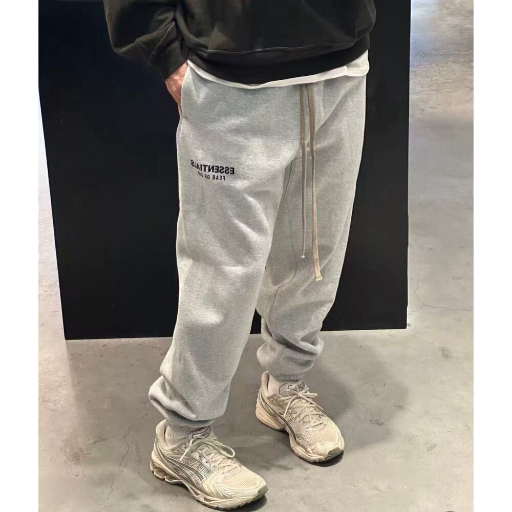 Fear of God Essentials Fleece Essential Sweatpant Gray - Picture 5 of 5